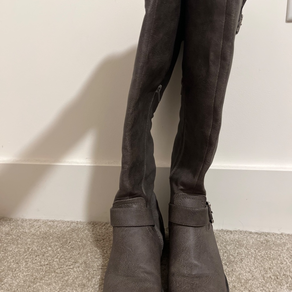 Boots - Picture 2 of 3